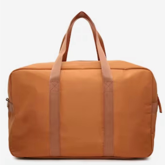 DSW Exclusive Free Weekender - Picture 2 of 7